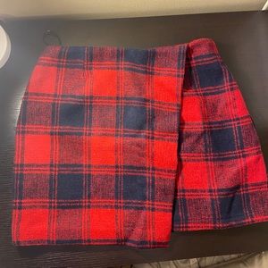 Plaid skirt red and navy NEW W/O TAGS